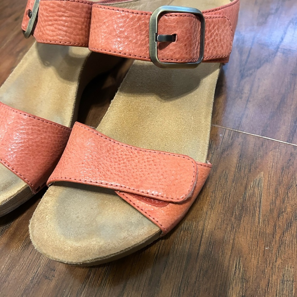 Dansko Tan Milled Burnished Tanya Womens Sandals in Coral Open Toe Slides - Picture 4 of 11